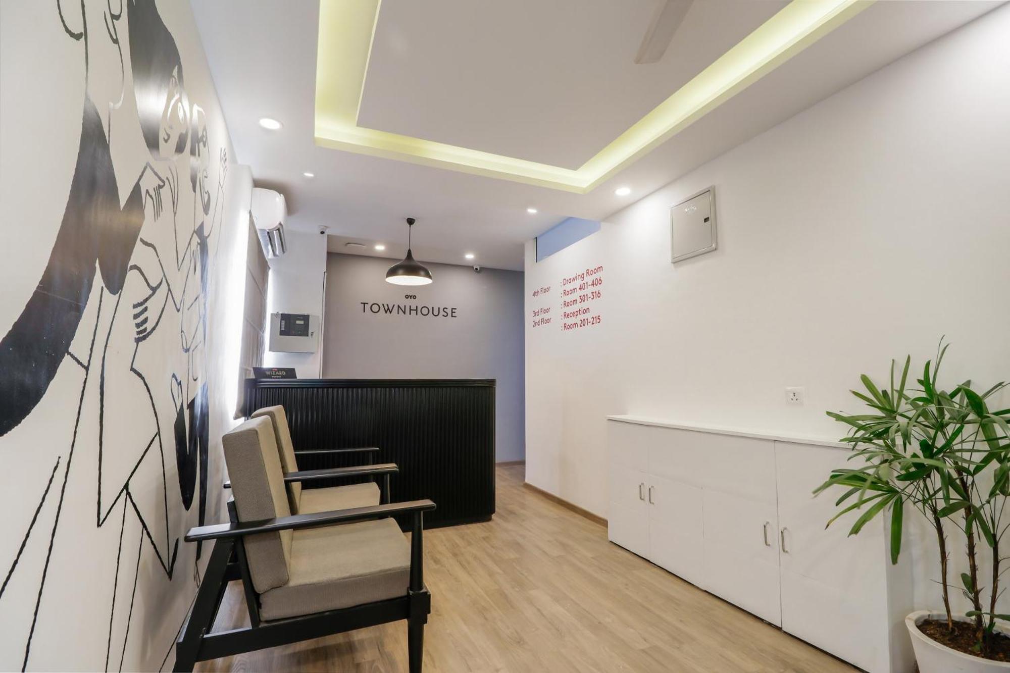 Super Townhouse The Landmark Indore Luaran gambar