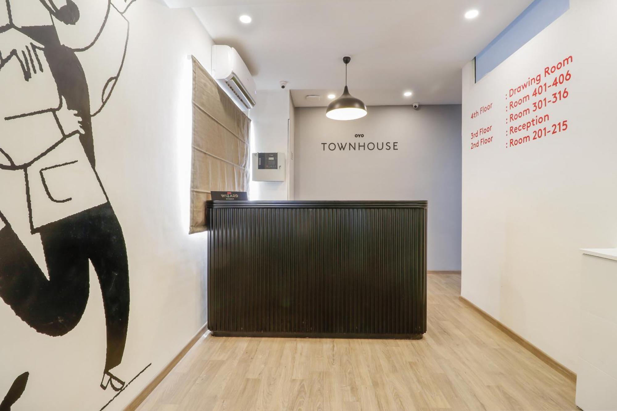 Super Townhouse The Landmark Indore Luaran gambar