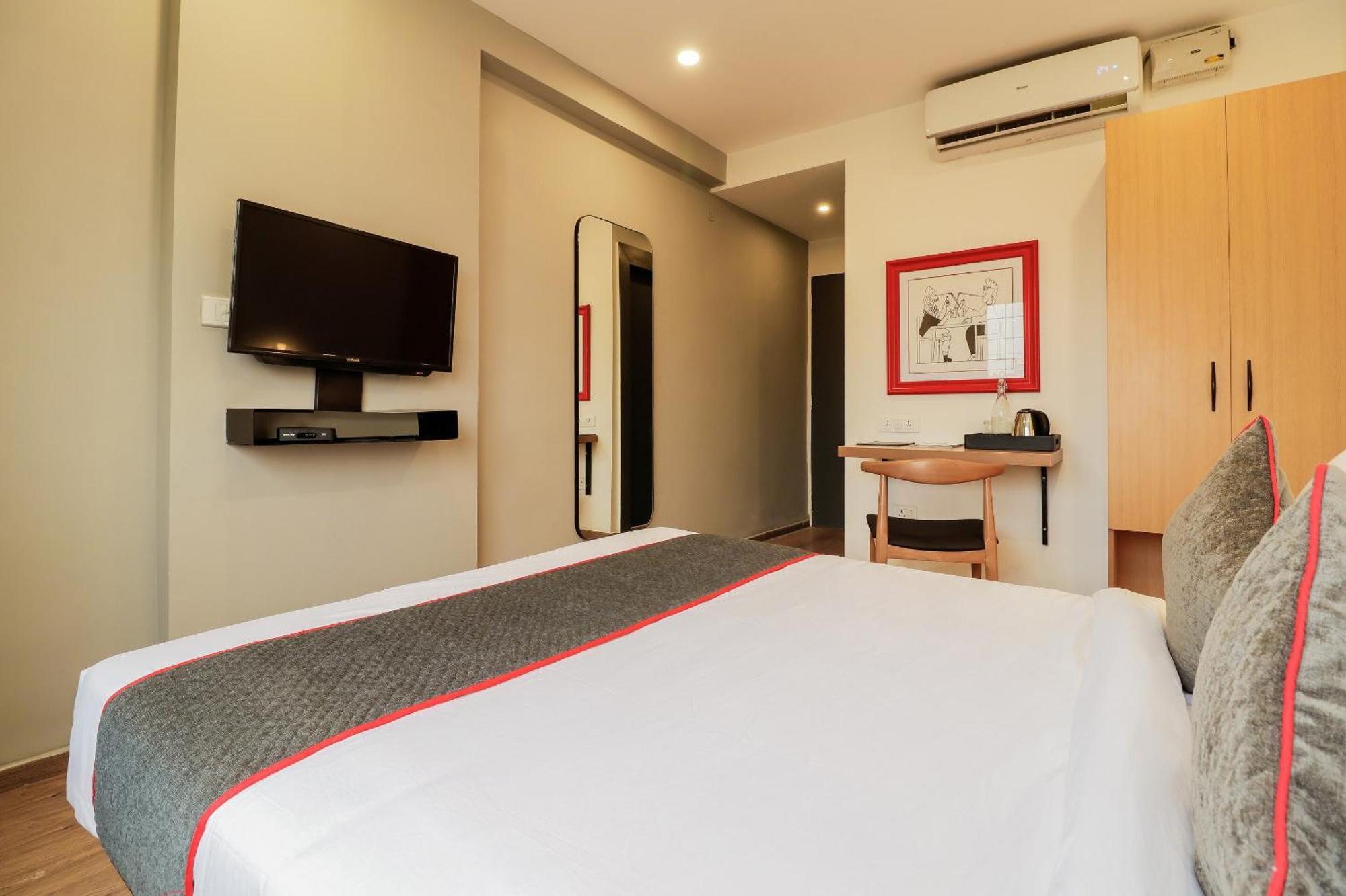 Super Townhouse The Landmark Indore Luaran gambar
